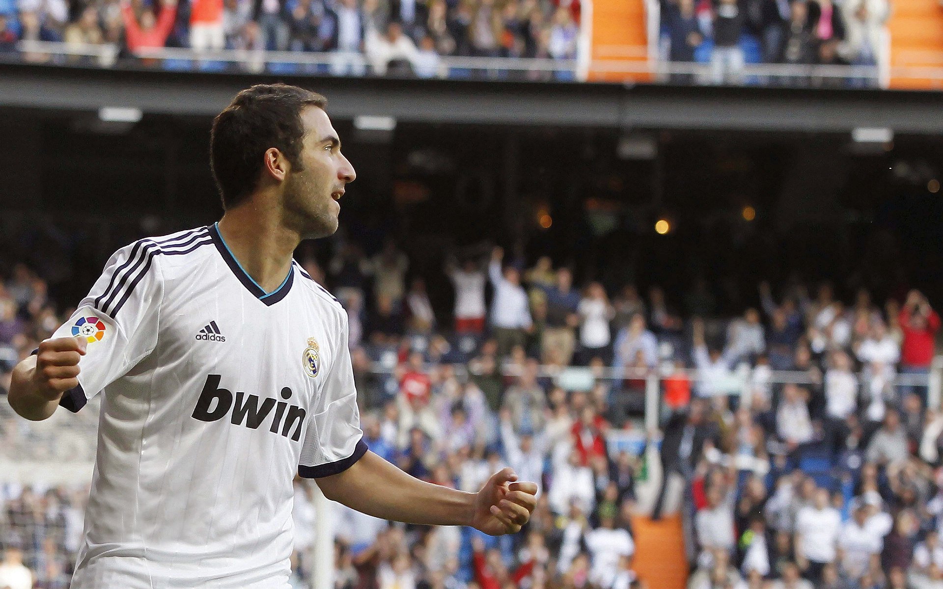 德甲攻防激战：节奏快，精彩不断！，德甲对抗